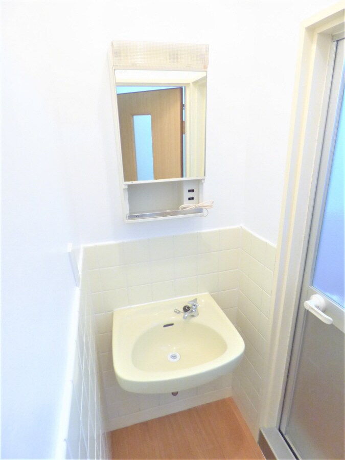 レトロな洗面台 コーポ衣掛