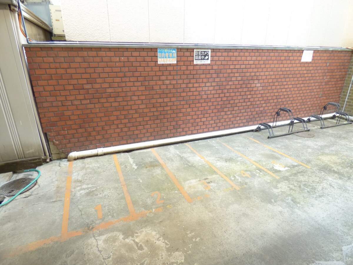 原付置場 コーポ衣掛