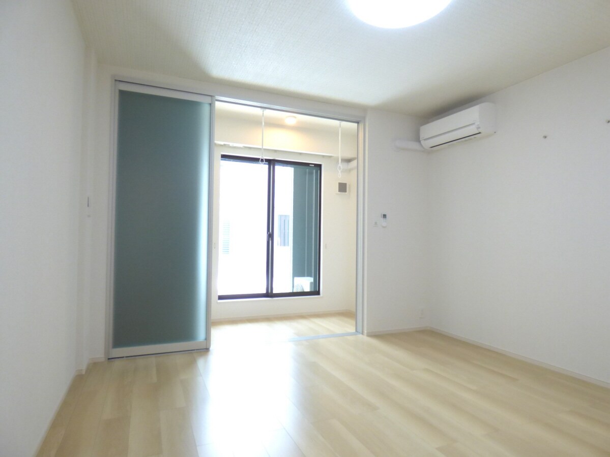 広々とした洋室 ラ　メール　ビート