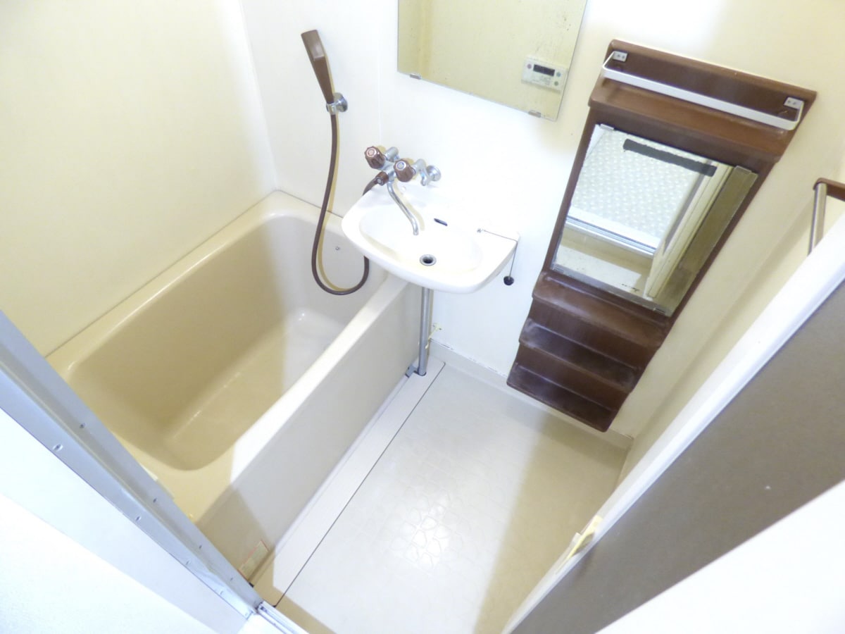 キレイな浴室 ＢＡＫＥＲ７７