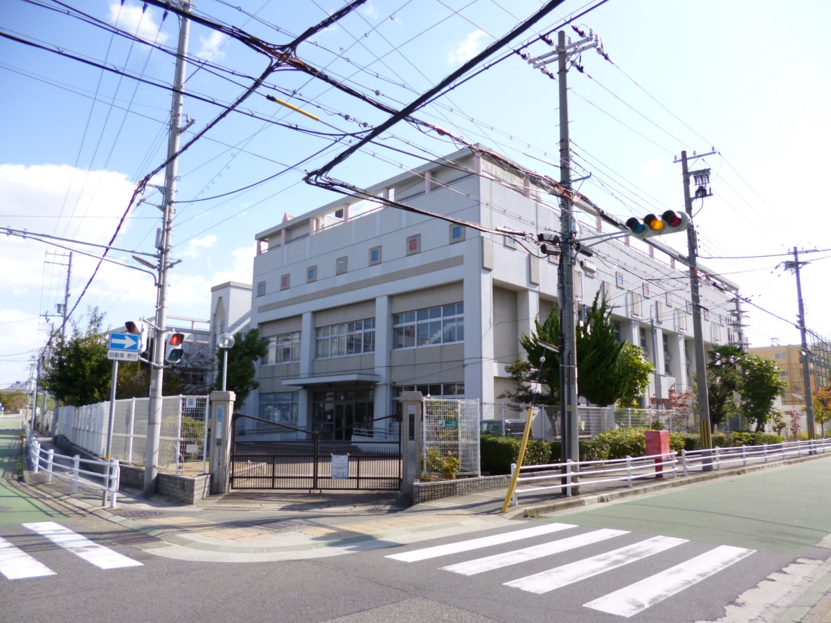 長田南小学校(小学校)まで629m 若松町１丁目テラスハウス
