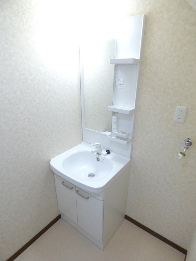 キレイな洗面台 若松町１丁目テラスハウス