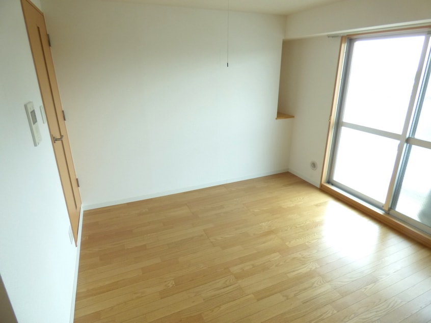 明るいフローリング クレアドル須磨Ⅱ