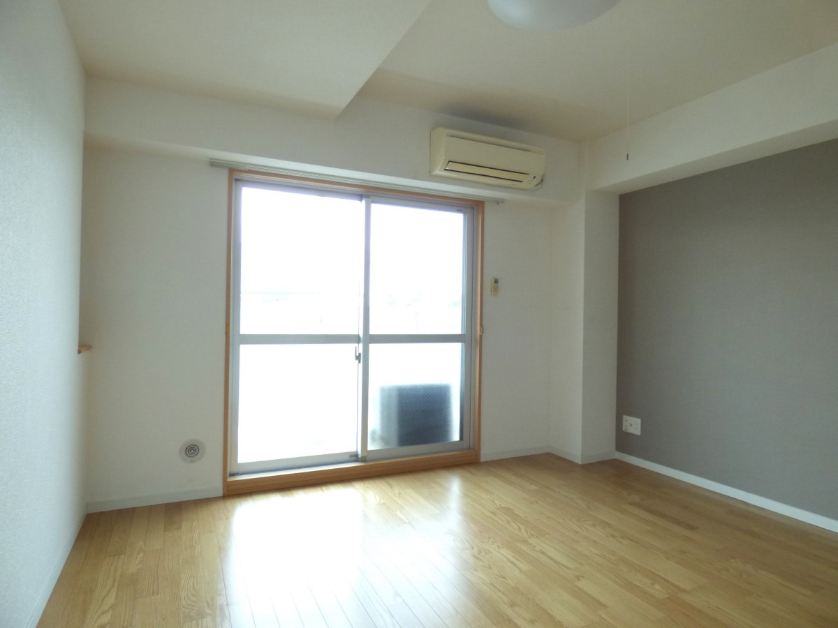 広々とした洋室 クレアドル須磨Ⅱ