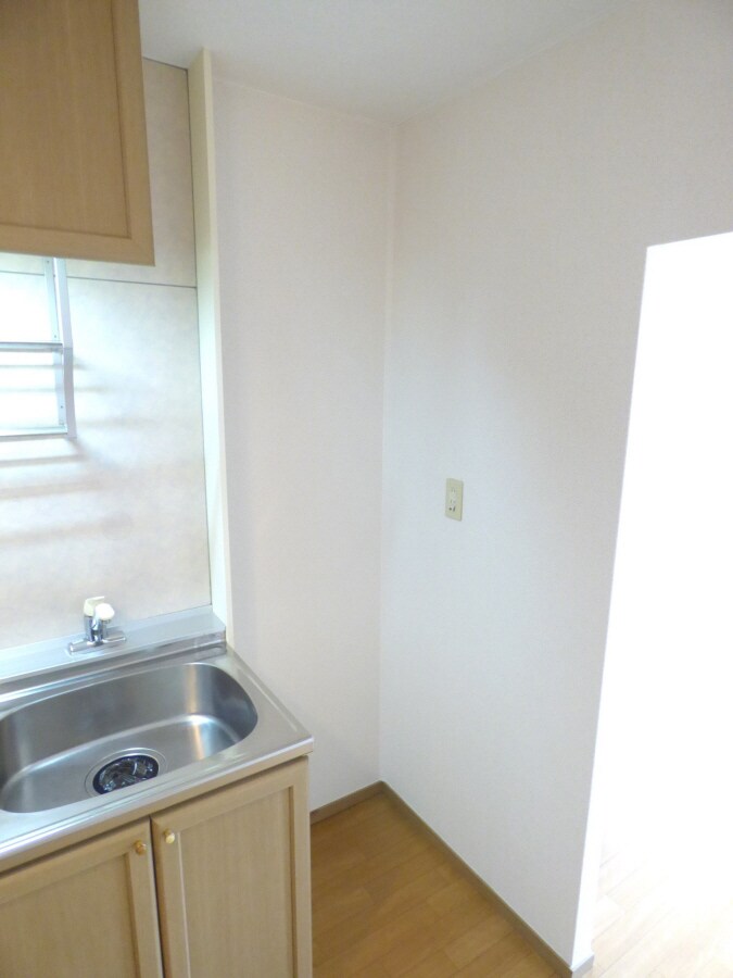 冷蔵庫置場 ジュネス離宮