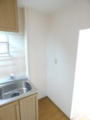 冷蔵庫置場 ジュネス離宮