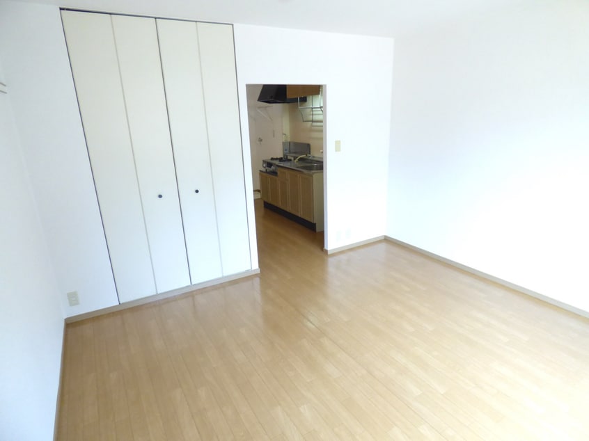 明るい洋室 ジュネス離宮