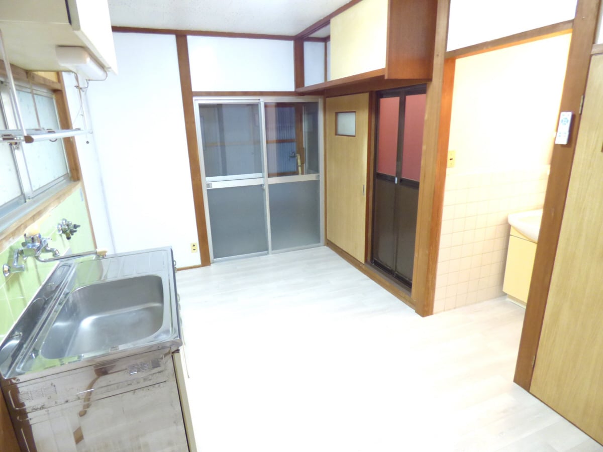 キレイなダイニング 須磨本町２丁目貸家