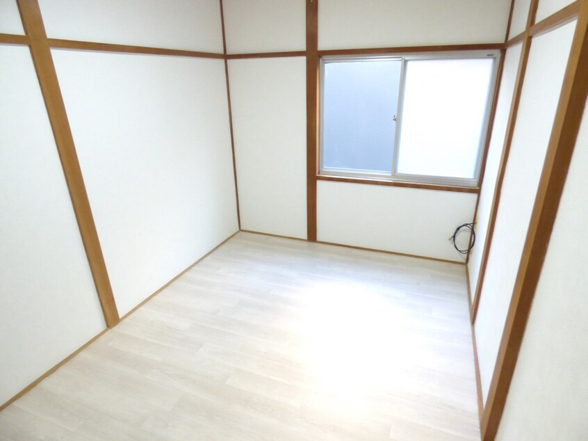 キレイな洋室 須磨本町２丁目貸家