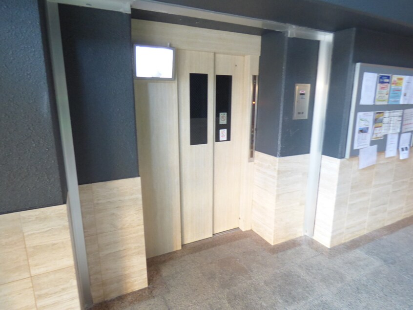 カメラ付斜行エレベーター シティ南落合