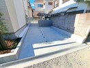 敷地内駐車場 ヒールコート関守