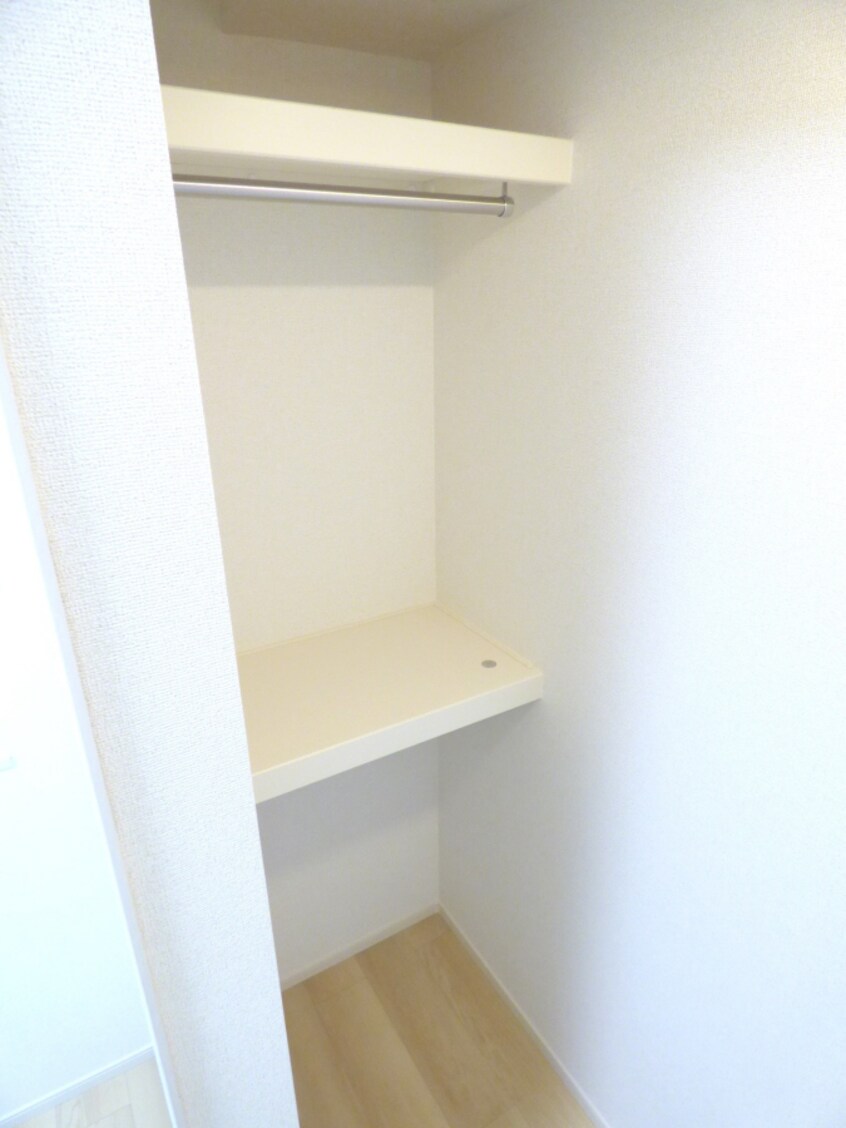 ウォークインクローゼット ヒールコート関守