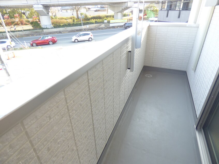 南東向きバルコニーで日当たり良好 サンパティーク東町