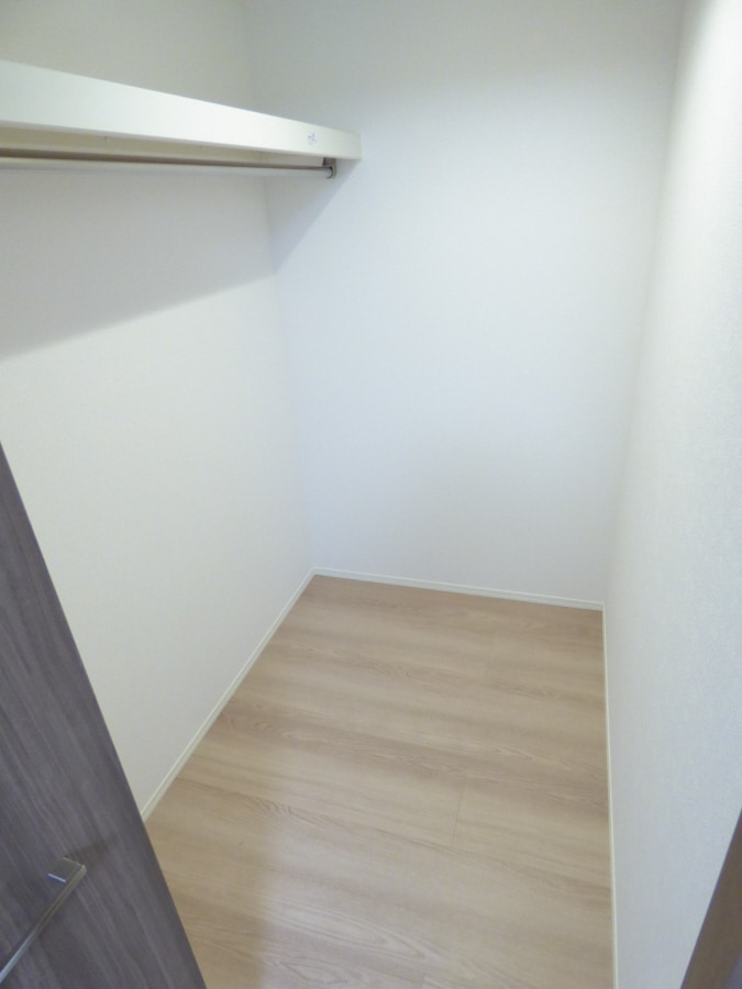 ウォークインクローゼット ルミエＤ・高倉