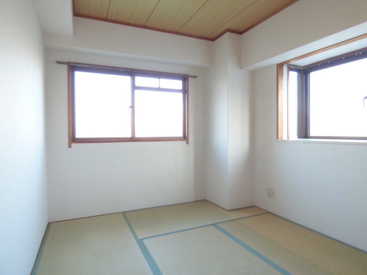 ２面採光で明るい和室 ハピネス東須磨