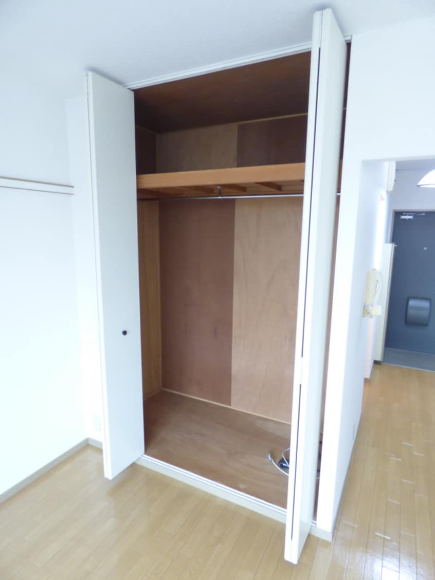 大きなクローゼット ジュネス離宮