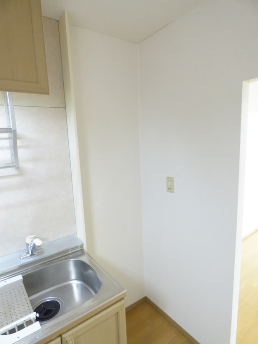 冷蔵庫置場 ジュネス離宮