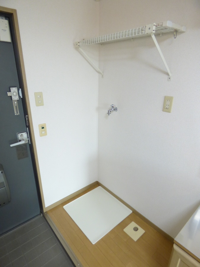 室内洗濯機置場 ジュネス離宮