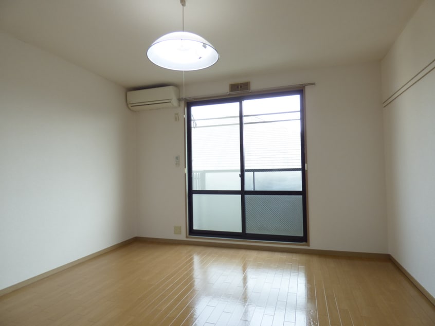 キレイな洋室 ジュネス離宮