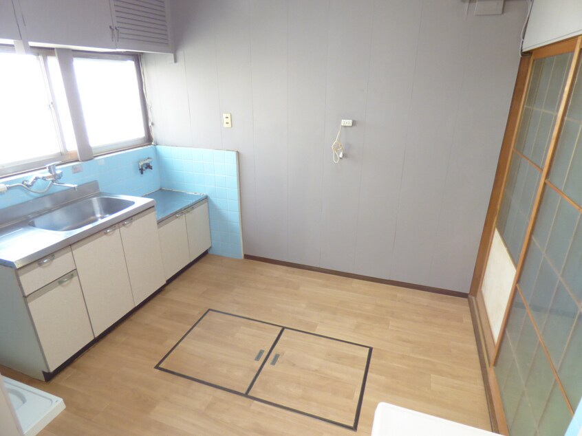 キレイなダイニング 東垂水３丁目貸家