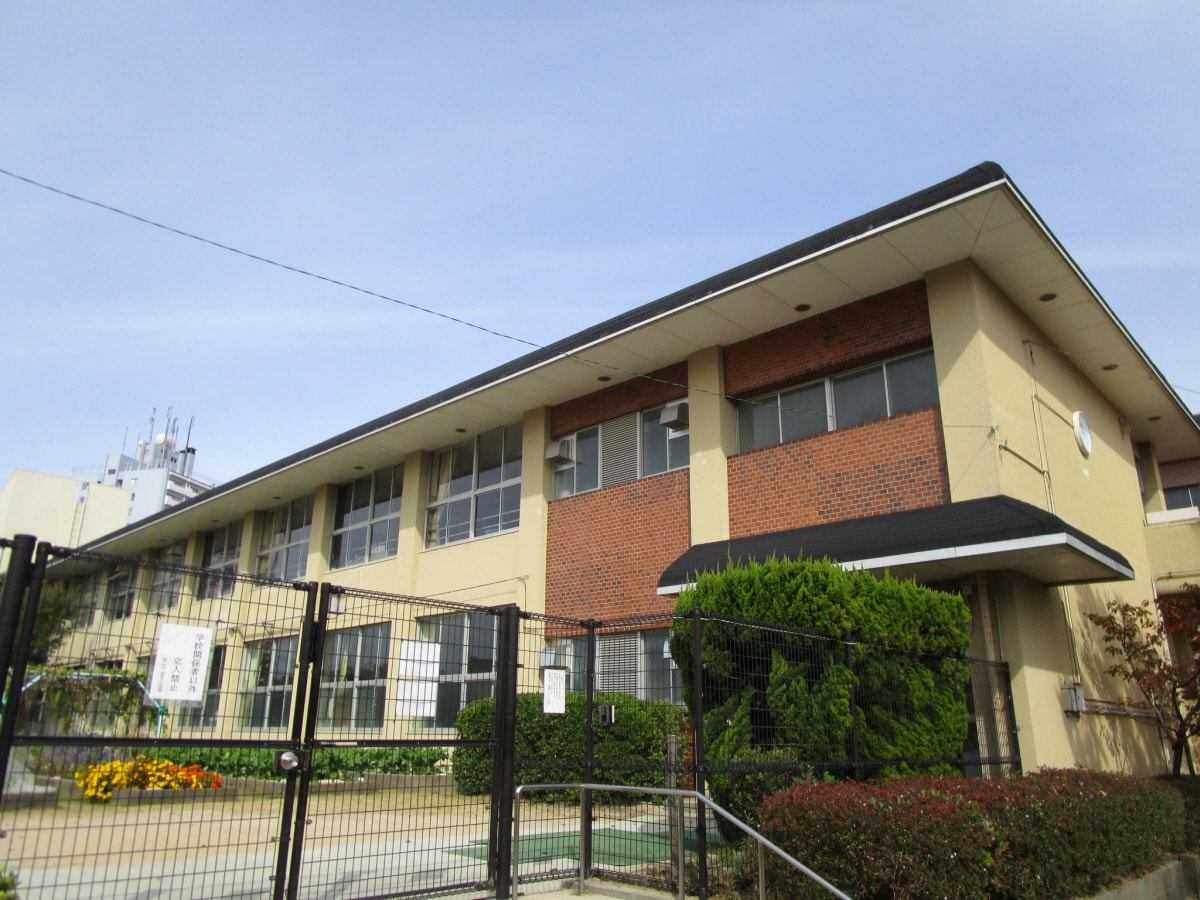 高倉台小学校(小学校)まで649m シュガーハイツⅡ