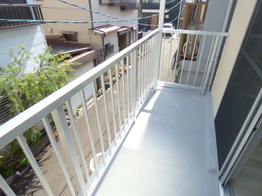 広々とした屋根付バルコニー 離宮前町１丁目貸家