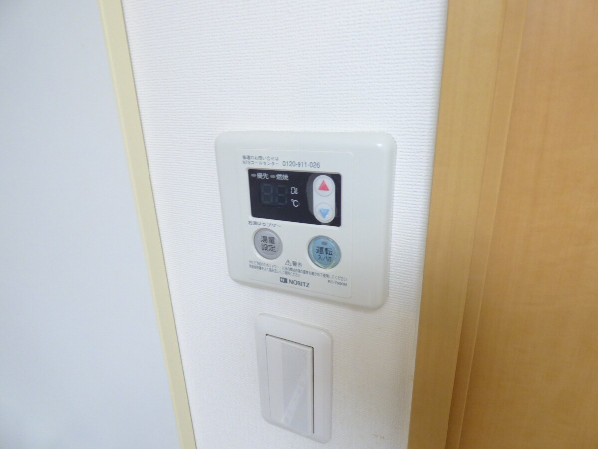給湯器リモコン 東海道本線・山陽本線<JR神戸線>/須磨海浜公園駅 徒歩3分 2階 築18年