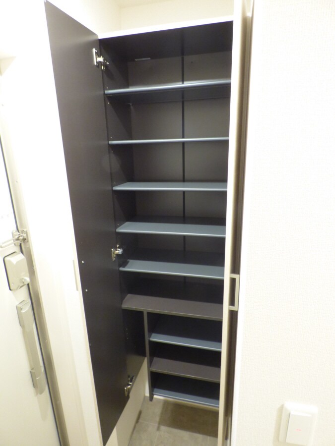 トールタイプのシューズボックス付 ＬａＭａｉｓｏｎ大池町