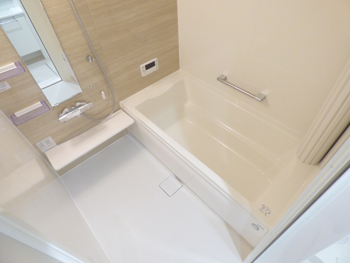 １坪タイプの追い焚き機能付バス ＬａＭａｉｓｏｎ大池町