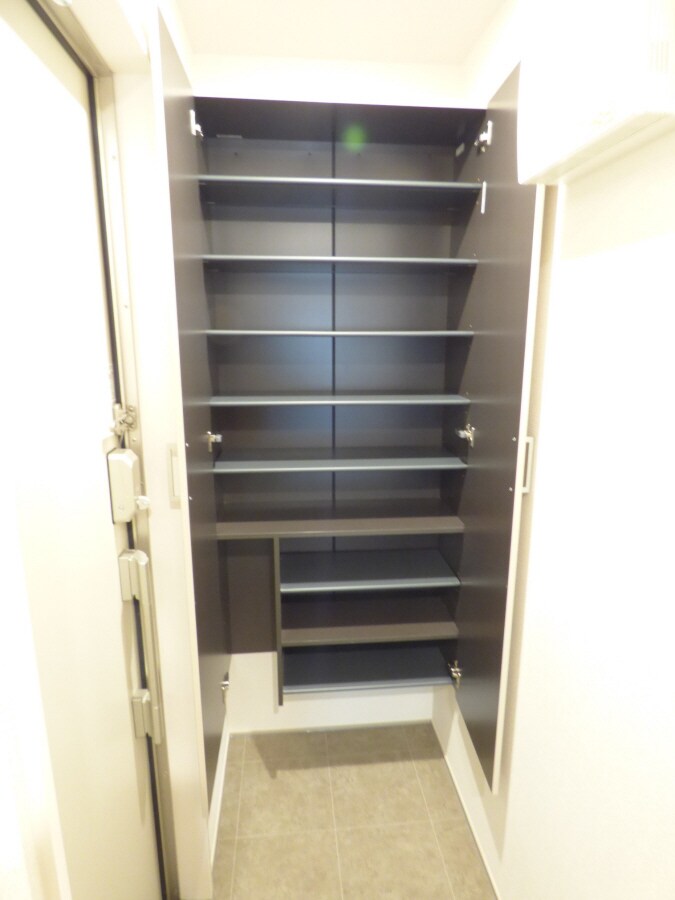 トールタイプのシューズボックス付 ＬａＭａｉｓｏｎ大池町