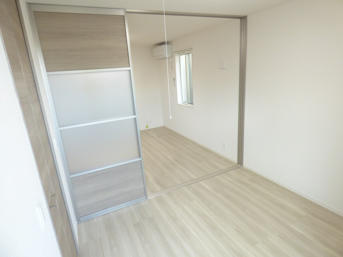 木目調がオシャレな洋室 ＬａＭａｉｓｏｎ大池町