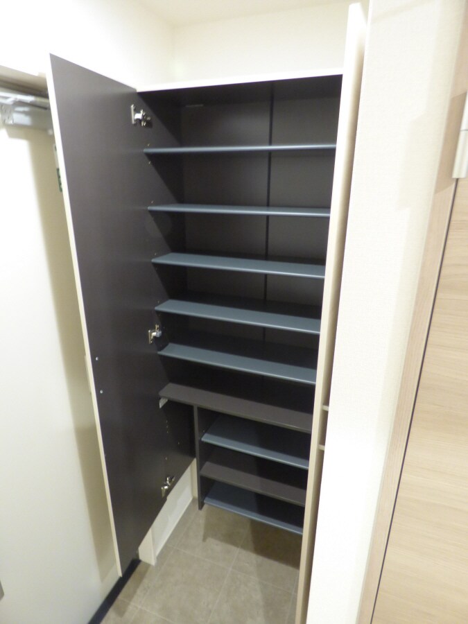 トールタイプのシューズボックス付 ＬａＭａｉｓｏｎ大池町