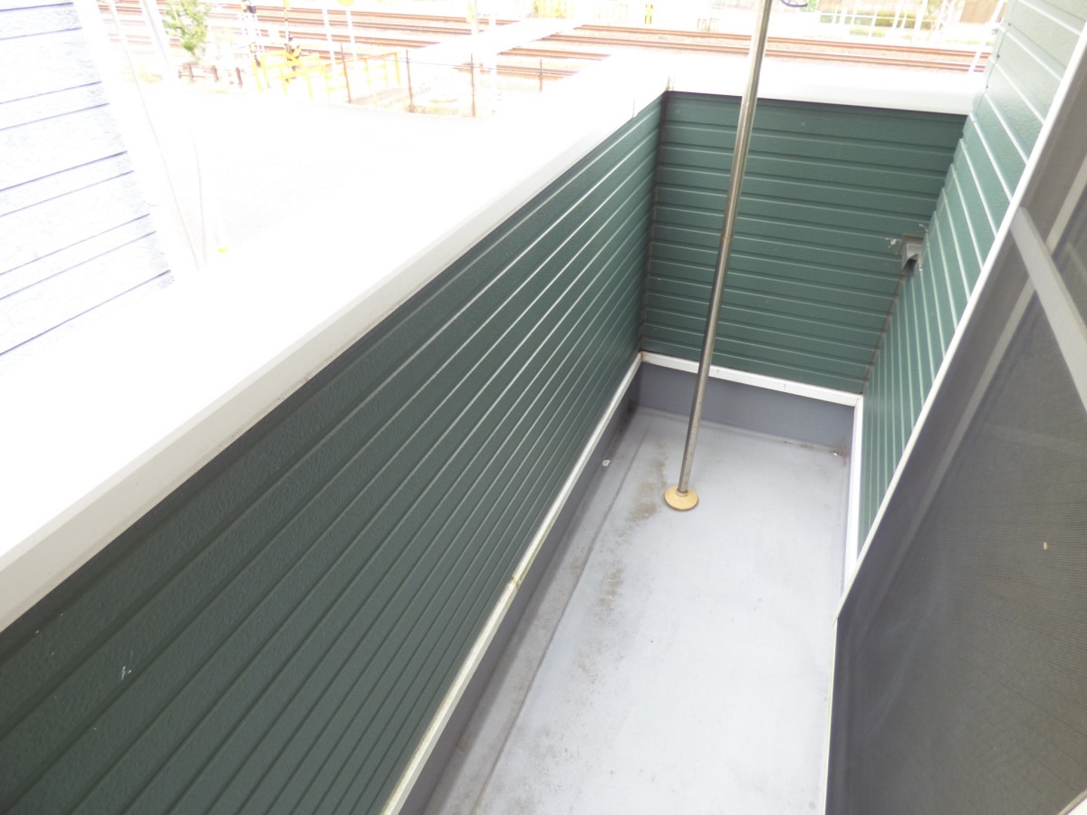 明るいバルコニー 行幸町２丁目貸家