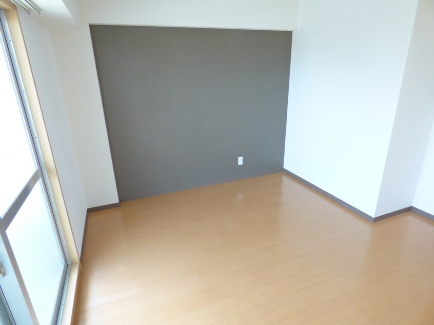 広々とした洋室 クレアドル須磨Ⅱ