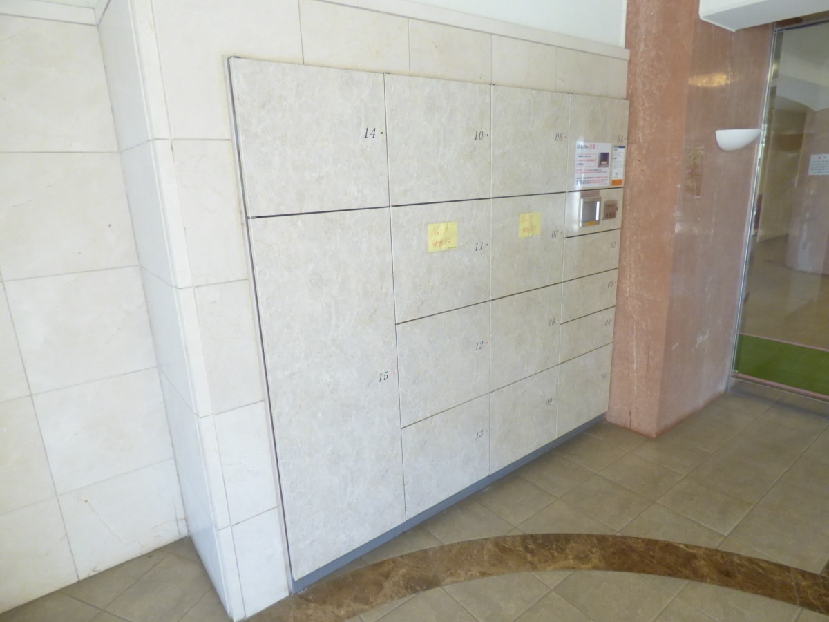 荷物がいつ届いても安心の宅配ボックス プレステージ明石魚住アルカンシェル