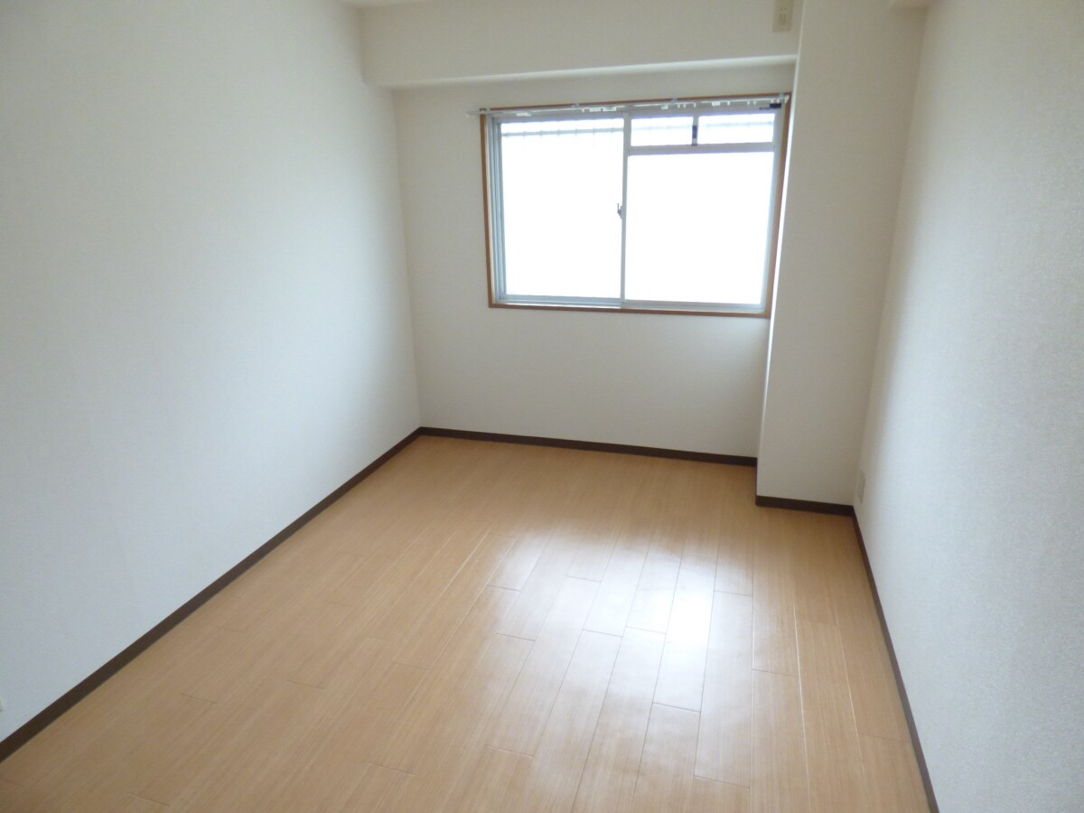 明るい洋室 ノーブル須磨