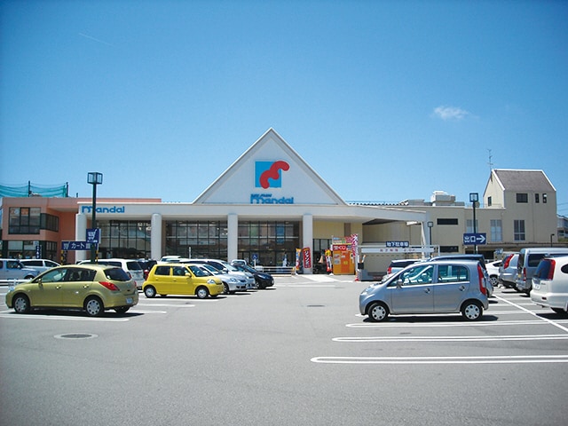 万代北須磨店(スーパー)まで886m パルファン南落合０４