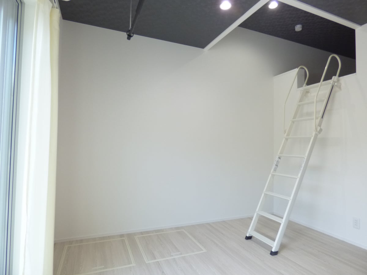 ロフト付のオシャレな洋室 あんしん＋明神町