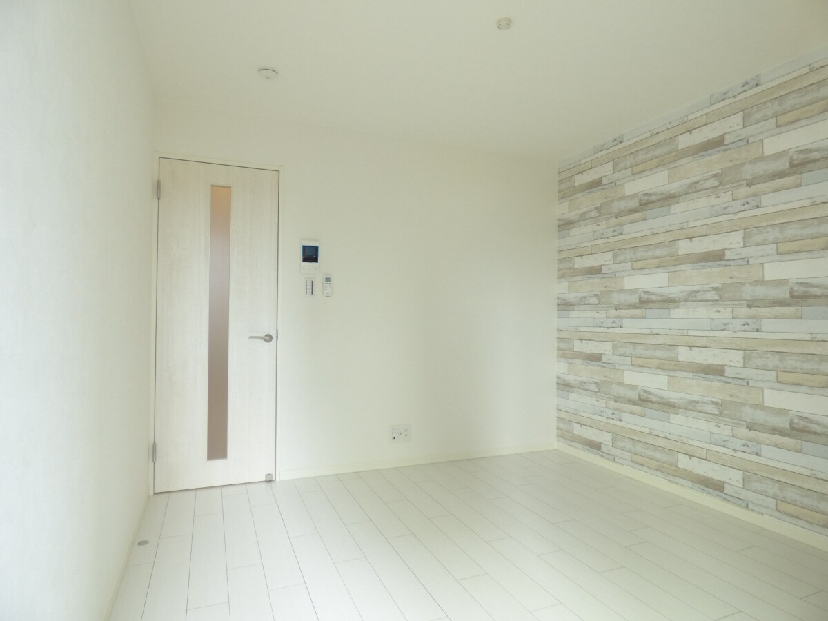 白を基調とした明るいフローリング キャッスルコート須磨海浜公園