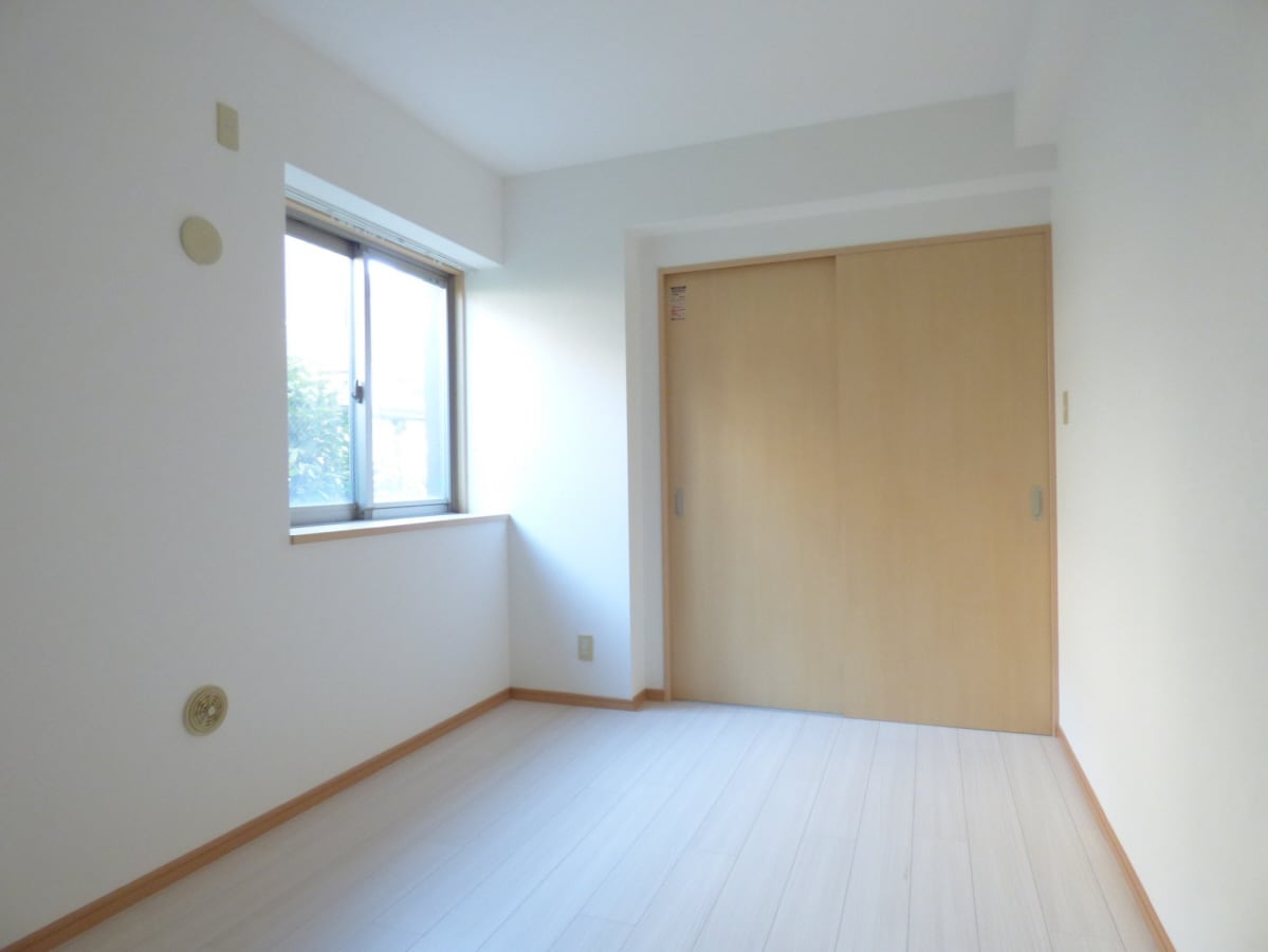 キレイな洋室 須磨寿