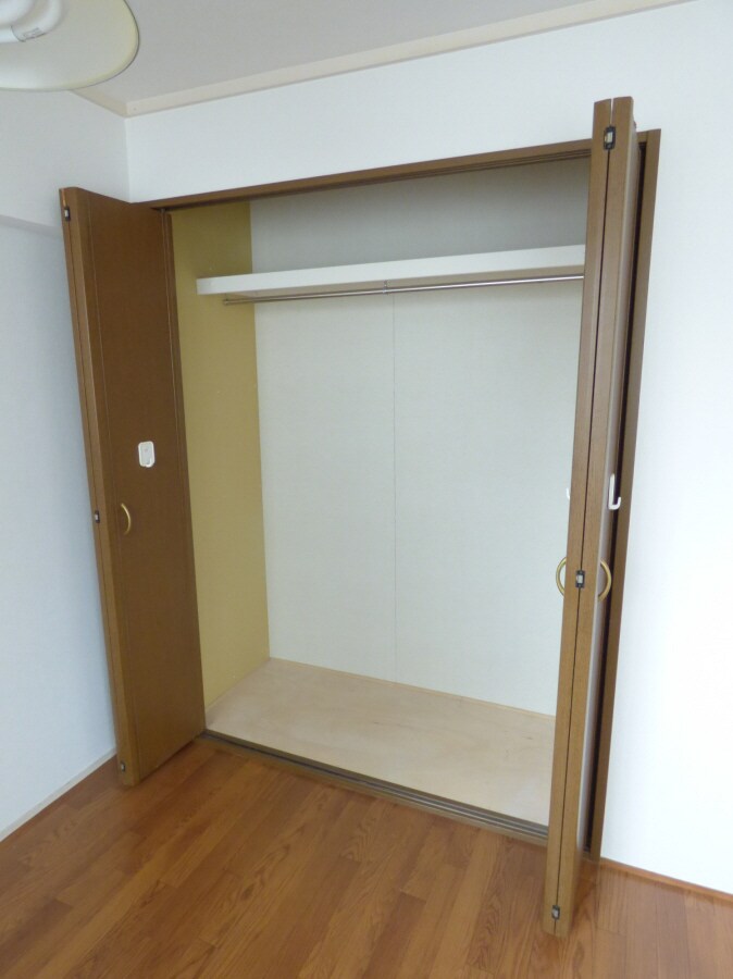 クローゼット 興安亭ビル