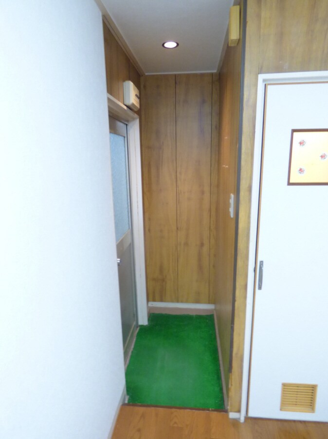 レトロな玄関 興安亭ビル