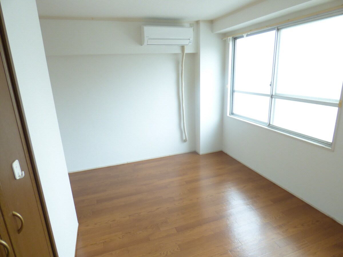 キレイな洋室 興安亭ビル