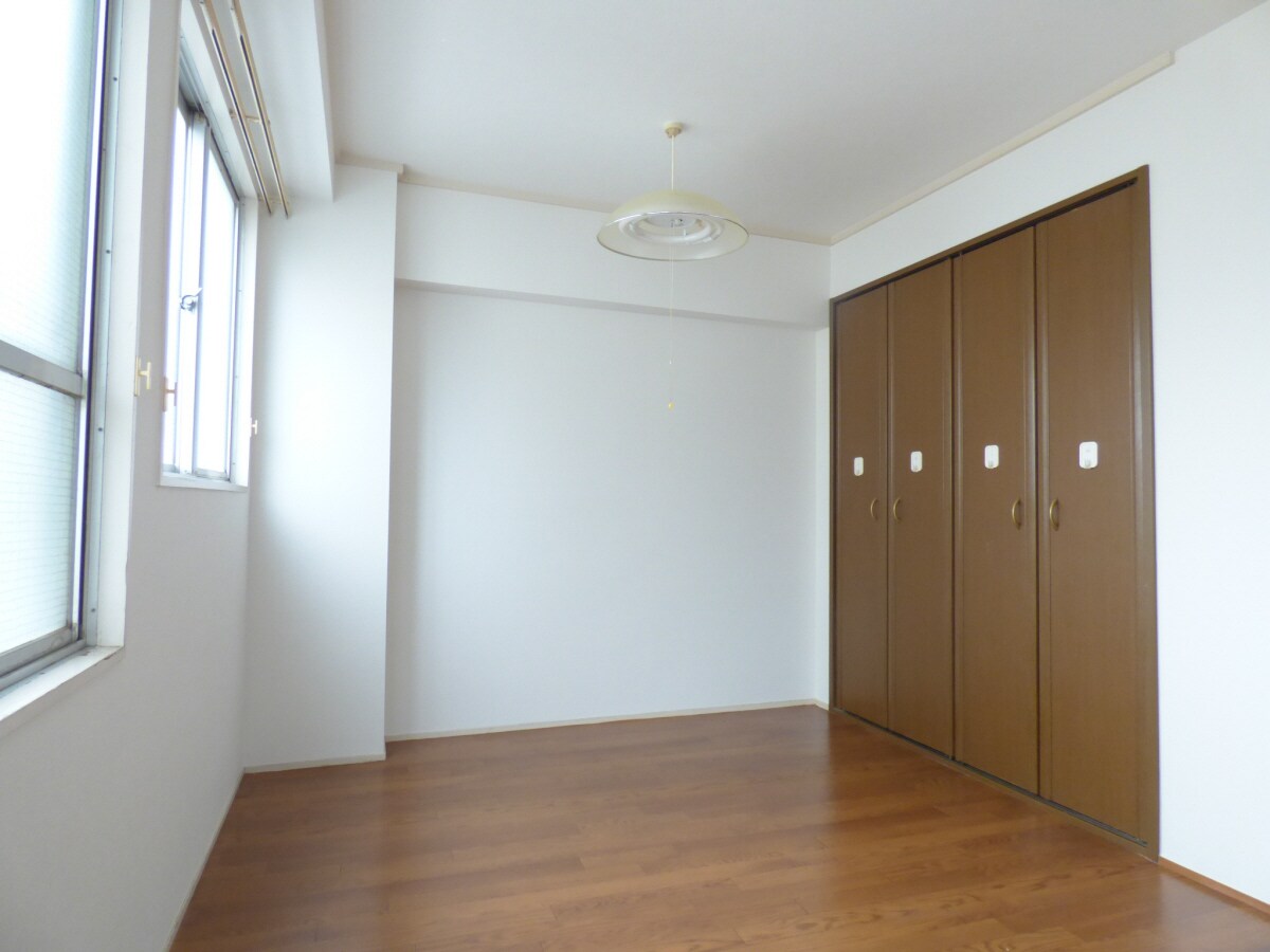 明るい洋室 興安亭ビル