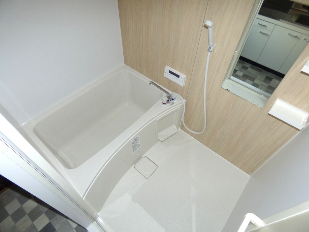 オシャレな浴室新品 磯馴町４丁目貸家