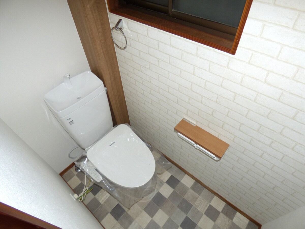 ウォシュレット付トイレ新品 磯馴町４丁目貸家