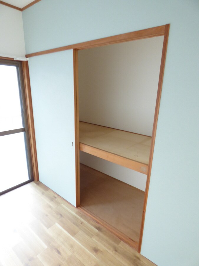 広々とした物入 磯馴町４丁目貸家