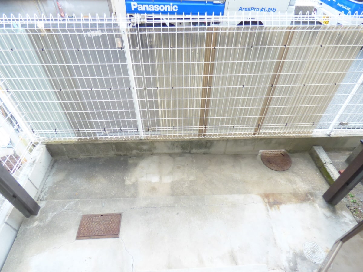 広々としたテラス 磯馴町４丁目貸家