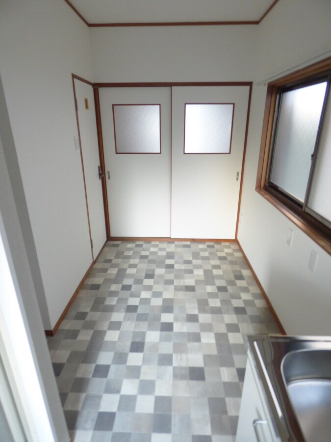 オシャレなキッチンスペース 磯馴町４丁目貸家