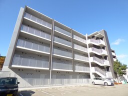 大手会社施工のオシャレな築浅マンション